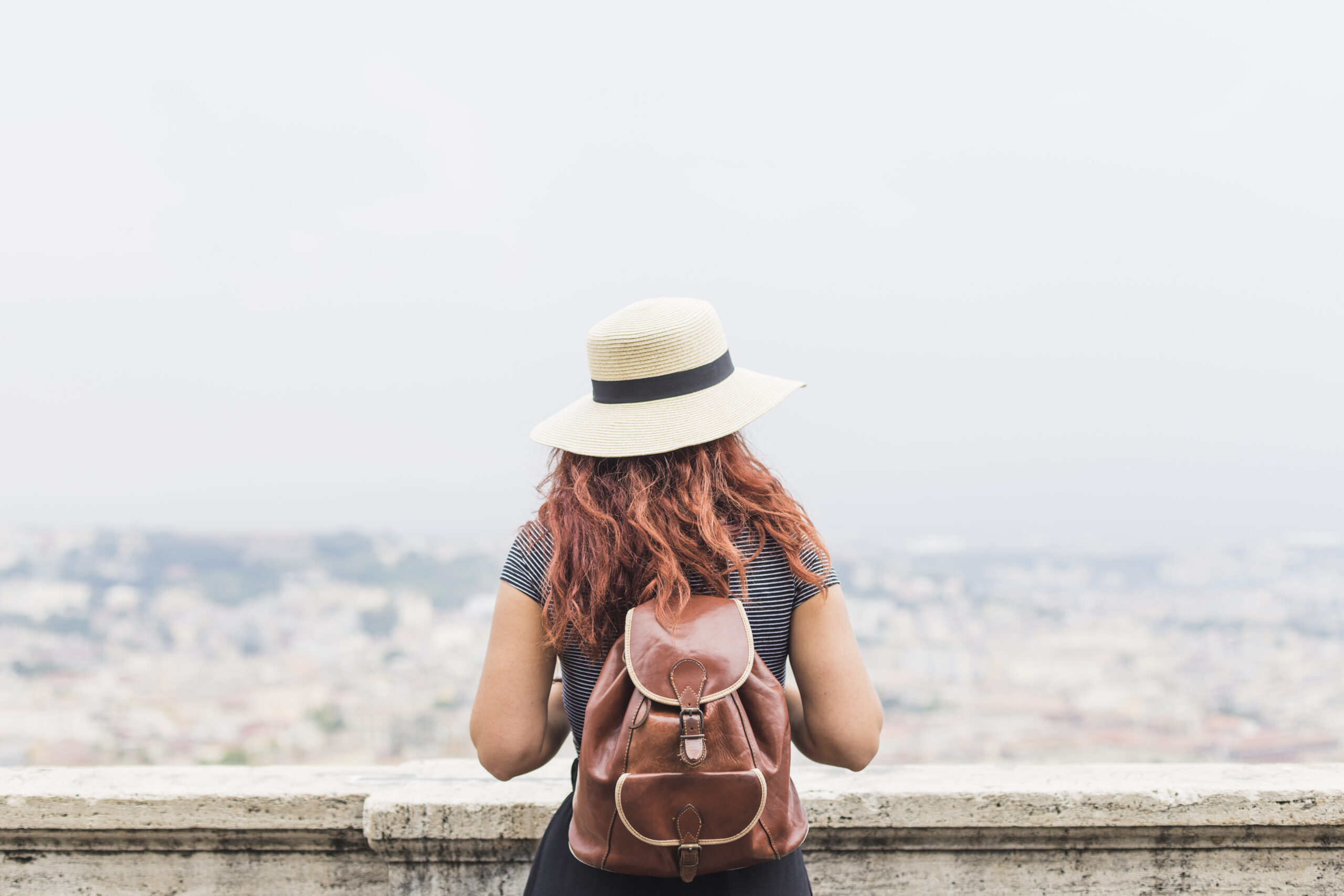 Destinos seguros para mulheres lugares incríveis para viajar sozinha com tranquilidade